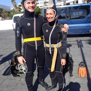 Sara et Thomas durant leur PADI Discover Scuba Dive - bapteme à Lanzarote, Iles Canaries