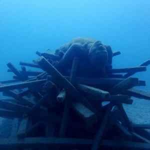 L'immortel, sculpture visible au Museo Atlantico. Le premier musée sous-marin d'europe. Une fabuleuse plongée uniquement aux Canaries, à Lanzarote!