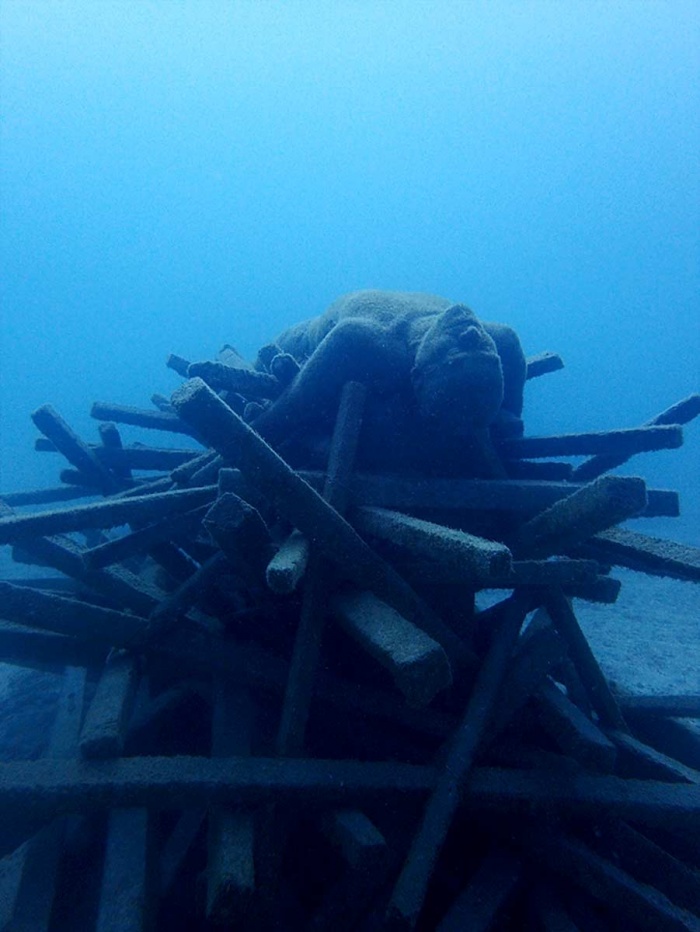 L'immortel, sculpture visible au Museo Atlantico. Le premier musée sous-marin d'europe. Une fabuleuse plongée uniquement aux Canaries, à Lanzarote!